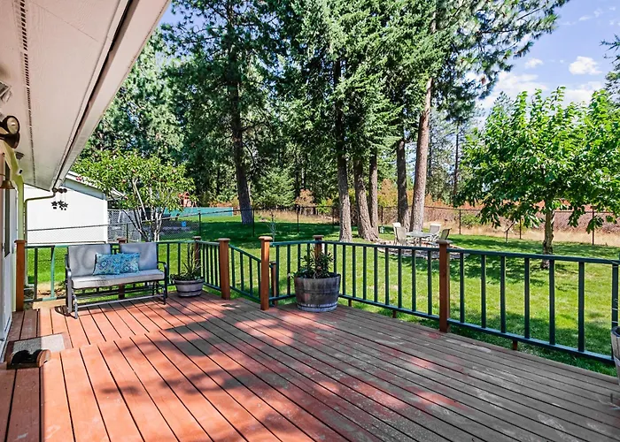 Lake View Getaway